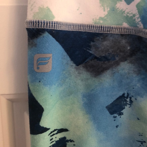 Funky patterned Fabletics leggings. - Picture 4 of 4